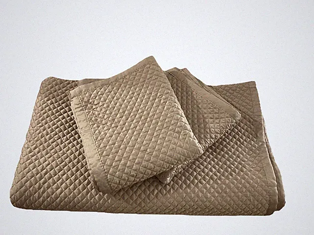Queen-King Coverlet 91”x 101 W/ 2 King Shams Gold Polyester Diamond Pattern 3Pc
